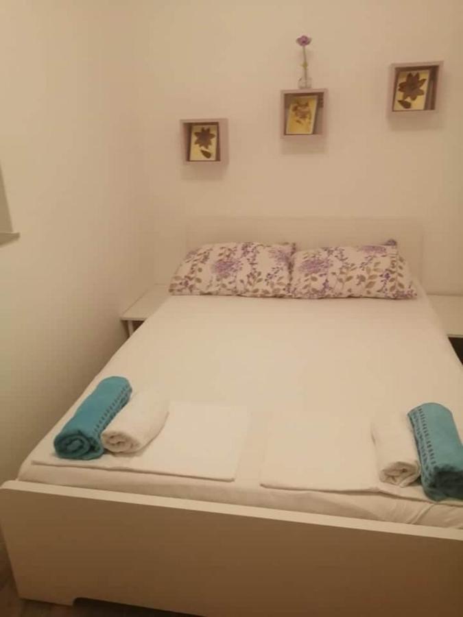 Апартаменты Apartman Dora Паг Экстерьер фото